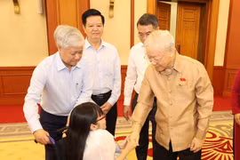 Tổng Bí thư gặp mặt các điển hình về học tập và làm theo gương Bác