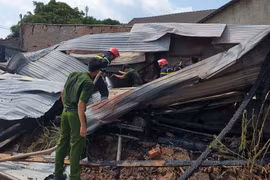 Bình Phước: Lửa thiêu rụi cửa hàng thiết bị điện sau tiếng nổ lớn