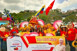 Việt Nam tham dự lễ hội hóa trang carnaval tại Venezuela