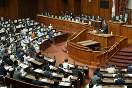 Thủ tướng Fumio Kishida phát biểu tại một phiên họp Quốc hội Nhật Bản ở Tokyo ngày 19/4/2023. (Ảnh: Kyodo/TTXVN)