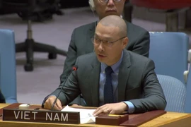 Tham tán Công sứ Nguyễn Hoàng Nguyên, Phó Trưởng Phái đoàn thường trực Việt Nam tại Liên hợp quốc, phát biểu tại phiên thảo luận. (Ảnh: TTXVN phát)