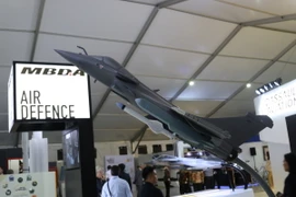 Mô hình máy bay chiến đấu của MBDA. (Ảnh: Văn Phong/TTXVN)