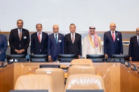 Bộ trưởng Ngoại giao Trung Quốc Vương Nghị (thứ 4 từ phải sang) cùng các bộ trưởng ngoại giao các nước GCC bên lề phiên họp Đại hội đồng Liên hợp quốc. (Nguồn: Bộ Ngoại giao Trung Quốc)