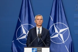 Tổng thư ký NATO Jens Stoltenberg tại một cuộc họp báo ở Budapest, Hungary. (Ảnh: THX/TTXVN)