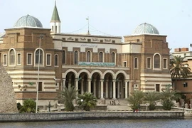Trụ sở Ngân hàng trung ương Libya tại Tripoli. (Ảnh: Getty Images/TTXVN)