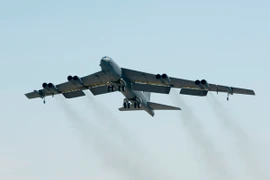 B-52 Mỹ bay vào vùng Trung Quốc đòi xác định phòng không 