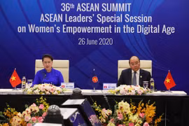 Thủ tướng Nguyễn Xuân Phúc, Chủ tịch ASEAN 2020 và Chủ tịch Quốc hội Nguyễn Thị Kim Ngân, Chủ tịch AIPA 41 dự Phiên họp đặc biệt của các nhà Lãnh đạo ASEAN tại Hội nghị Cấp cao ASEAN 36 về tăng quyền năng phụ nữ trong thời đại số. (Ảnh: TTXVN)