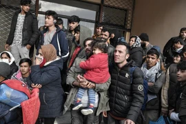 Người tị nạn trên đảo Lesbos, Hy Lạp. (Ảnh: AFP/TTXVN)
