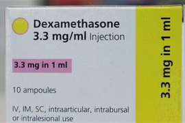Thuốc dexamethasone được bán tại hiệu thuốc ở London, Anh. (Ảnh: AFP/TTXVN)