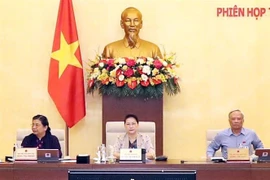 Chủ tịch Quốc hội Nguyễn Thị Kim Ngân và các Phó Chủ tịch Quốc hội điều hành phiên họp. (Ảnh: Trọng Đức/TTXVN)