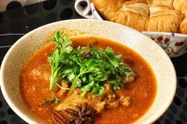[Photo] Ấm lòng ngày mưa lạnh với món bò sốt vang chuẩn vị Bắc