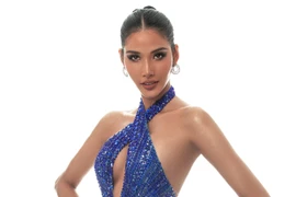 [Photo] Á hậu Hoàng Thùy cực nóng bỏng trong thiết kế gợi cảm