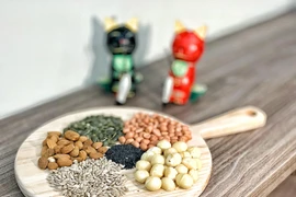 [Photo] Làm muối vừng thực dưỡng 6 loại hạt tốt cho sức khỏe