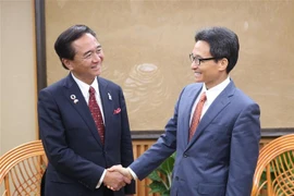 Phó Thủ tướng Vũ Đức Đam tiếp Thống đốc tỉnh Kanagawa Kuroiwa Yuji. (Ảnh: Dương Giang/TTXVN)
