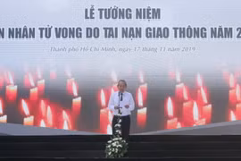 Phó Thủ tướng Thường trực Trương Hòa Bình phát biểu tại lễ tưởng niệm. (Ảnh: Thanh Vũ/TTXVN)