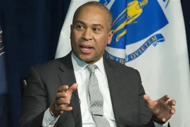 Cựu Thống đốc bang Massachusetts Deval Patrick phát biểu tại Washington, DC. (Ảnh: AFP/TTXVN)