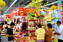 Các siêu thị đua nhau khuyến mãi giảm giá tới 50% dịp Tết 