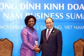 Thủ tướng Nguyễn Xuân Phúc tiếp bà Victoria Kwakwa, Phó Chủ tịch Ngân hàng Thế giới phụ trách khu vực Đông Á-Thái Bình Dương. (Nguồn: TTXVN)