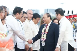 Lễ đón Thủ tướng Nguyễn Xuân Phúc tại Sân bay Quốc tế Clark, Pampanga, Thủ đô Manila. (Ảnh: Thống Nhất/TTXVN)
