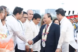 Lễ đón Thủ tướng Nguyễn Xuân Phúc tại Sân bay Quốc tế Clark, Pampanga, Thủ đô Manila. (Ảnh: Thống Nhất/TTXVN)