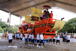 Hội An tiếp nhận mô hình Châu Ấn thuyền do Nhật Bản trao tặng