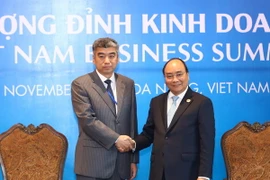 Thủ tướng Nguyễn Xuân Phúc tiếp đoàn doanh nghiệp Trung Quốc do ông Chen Zhou, Phó Chủ tịch Phòng Thương mại và Xúc tiến Trung Quốc (CCPIT) làm trưởng đoàn. (Nguồn: TTXVN)