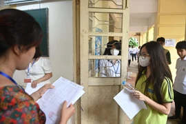 Thí sinh dự thi vào lớp 10 tại Hà Nội. (Ảnh: Hoài Nam/Vietnam+)