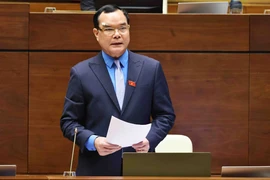 Chủ tịch Tổng Liên đoàn lao động Việt Nam, ông Nguyễn Đình Khang giải trình, làm rõ một số vấn đề trong phiên làm việc sáng nay. (Ảnh: TTXVN)