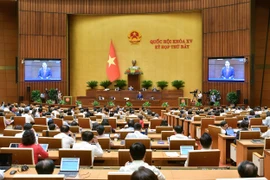 Hôm nay, Bộ trưởng Nguyễn Văn Hùng sẽ tiếp tục trả lời chất vấn của đại biểu Quốc hội. (Ảnh: TTXVN)