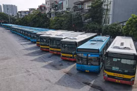 Tổng công ty Vận tải Hà Nội luôn quan tâm đến chất lượng, hình ảnh phương tiện xe buýt khi ra tuyến vận hành, thái độ ứng xử, phục vụ khách hàng. (Ảnh: Minh Sơn/Vietnam+)