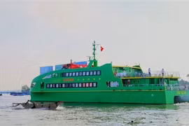 Tàu cao tốc Mai Linh Express khởi hành từ Cần Thơ đi Côn Đảo. (Ảnh: TTXVN phát)