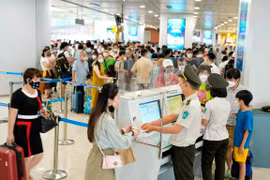 Ngành hàng không sẽ thực hiện áp dụng biện pháp kiểm soát an ninh hàng không trong dịp Tết. (Ảnh: CTV/Vietnam+)