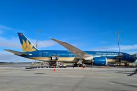 Vietnam Airlines nâng tổng số sân bay quốc tế áp dụng dịch vụ dịch vụ làm thủ tục trực tuyến lên 30, tạo điều kiện thuận lợi cho khách hàng. (Ảnh: CTV/Vietnam+)