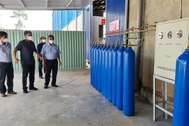 Bình ôxy tại bệnh viện dã chiến tại huyện Bàu Bàng, tỉnh Bình Dương. (Ảnh: TTXVN)