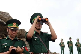 Triển lãm ảnh "Biển đảo Việt Nam" ở các trường học