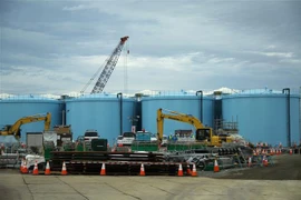 Các bể chứa nước thải nhiễm phóng xạ tại nhà máy điện hạt nhân Fukushima Daiichi ở tỉnh Fukushima, Nhật Bản. (Nguồn: THX/TTXVN)