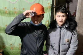 Công an xã Thông Nguyên cải trang thành thợ điện để vây bắt đối tượng Nguyễn Văn Trình. (Ảnh: baohagiang.vn)