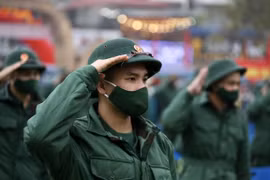 Lễ tòng quân tại Hà Nội. (Ảnh: An Đăng/TTXVN)