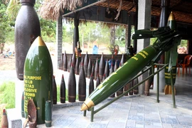 Trong ngôi nhà này trưng bày gần 1.000 hiện vật chiến tranh được ông Trần Công Chức sưu tầm hơn 20 năm qua. (Ảnh: Nguyên Lý/TTXVN)