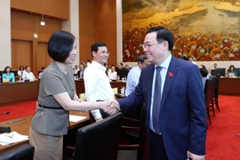 Chiều 16/6, tại Hà Nội, Chủ tịch Quốc hội Vương Đình Huệ cùng với các Phó Chủ tịch Quốc hội gặp mặt các cơ quan báo chí nhân Kỷ niệm 98 năm Ngày báo chí Cách mạng Việt Nam (21/6/1925-21/6/2023). (Ảnh: An Đăng/TTXVN)