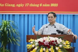 Thủ tướng Phạm Minh Chính phát biểu kết luận buổi làm việc với Ban Thường vụ Tỉnh ủy An Giang. (Ảnh: Dương Giang/TTXVN)