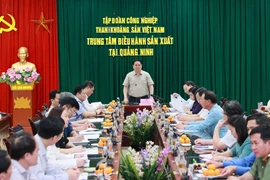 Thủ tướng Phạm Minh Chính làm việc với các bộ, ngành, Tập đoàn Than khoáng sản Việt Nam và tỉnh Quảng Ninh về tình hình sản xuất và cung ứng than cho sản xuất điện. (Ảnh: Dương Giang/TTXVN)
