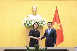 Bộ trưởng Bộ Công Thương Nguyễn Hồng Diên tiếp bà Oh Yong Ju, Đại sứ Đặc mệnh toàn quyền Hàn Quốc tại Việt Nam. (Nguồn: Bộ Công Thương)