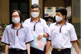Thí sinh dự thi tốt nghiệp trung học phổ thông. (Ảnh: Hồng Giang/TTXVN)
