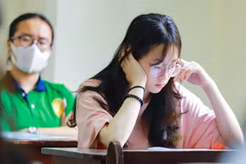 Thí sinh Hà Nội dự thi vào lớp 10 trung học phổ thông năm 2023. (Ảnh: Hoài Nam/Vietnam+)