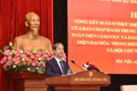 Bộ trưởng Bộ Giáo dục Nguyễn Kim Sơn phát biểu khai mạc hội nghị. (Ảnh: PV/Vietnam+)
