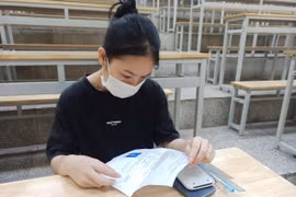 Thí sinh dự thi đánh giá năng lực vào Đại học Sư phạm Hà Nội năm 2023. (Ảnh: Phạm Mai/Vietnam+)