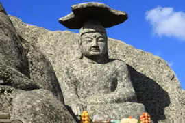 Tượng Phật Gatbawi, tọa lạc trên đỉnh Gwanbong, Palgongsan, Daegu