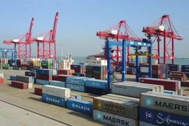 Một cảng hàng hóa ở Giang Tô, Trung Quốc ngày 13/7. (Nguồn: AFP/TTXVN)