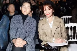 Song Joong Ki bảnh bao, Song Hye Kyo đẹp không tì vết dự show Dior
